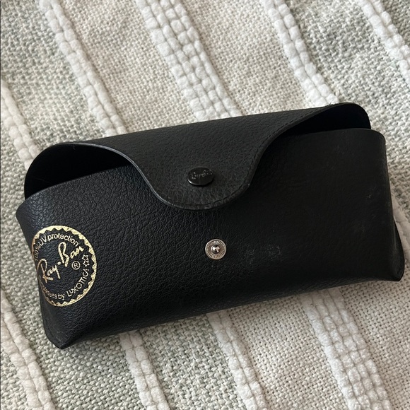 Ray-Ban Black Leather Sunglasses Case - Picture 4 of 4